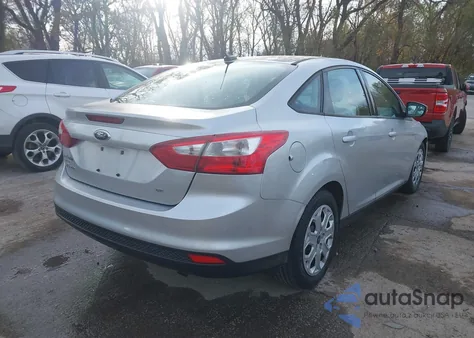 2012 Ford Focus Se z USA, uszkodzony, nr VIN 1FAHP3F22CL301306